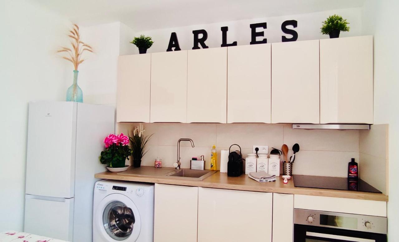 Le Jardin Arlesien - Parking Apartment Exterior photo